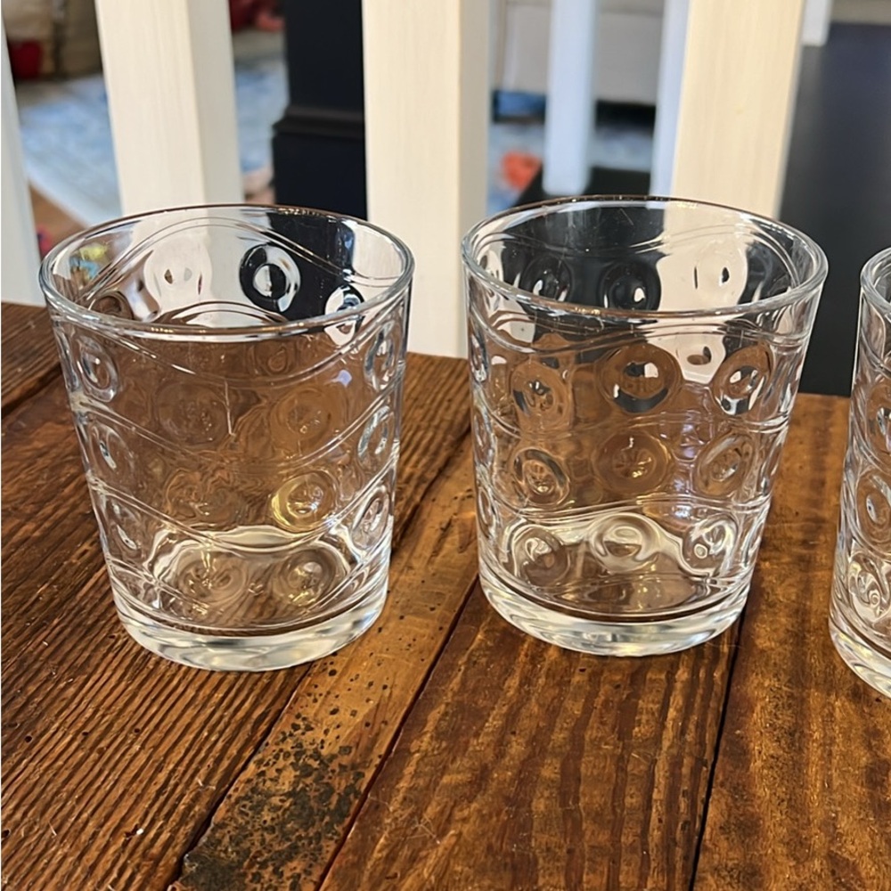 Elegant Clear Glass Tumbler Set (4) - Picture 2 of 6